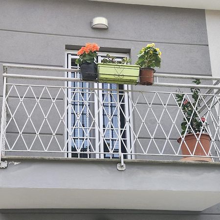 Grigio Perla Panigale, Villetta Con Giardino E Parcheggio Privato Fino A Tre Posti Auto - Un Oasi Di Tranqullita Bologna Luaran gambar